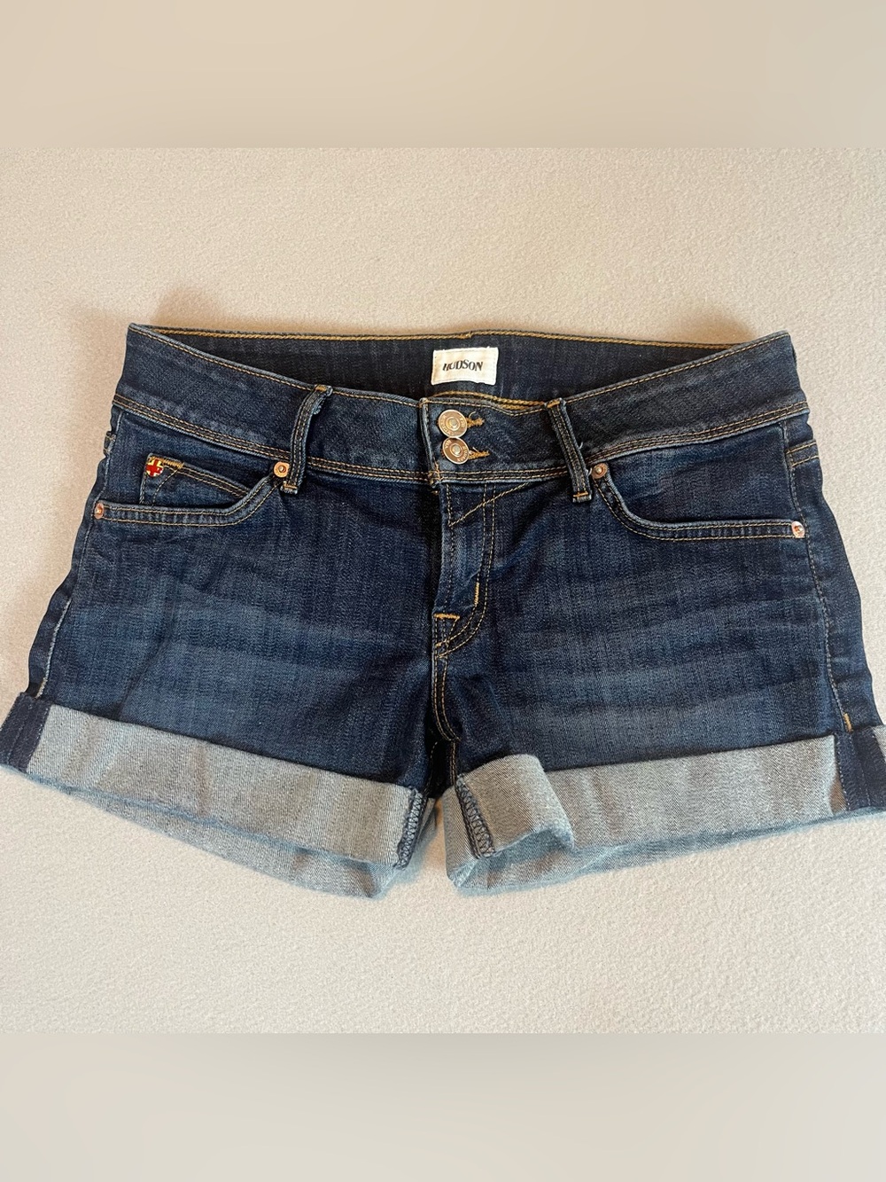 Hudson Croxley Shorts 26 Icon Dark Wash Denim Flap Pocket Cuffed Mid Thigh Y2K